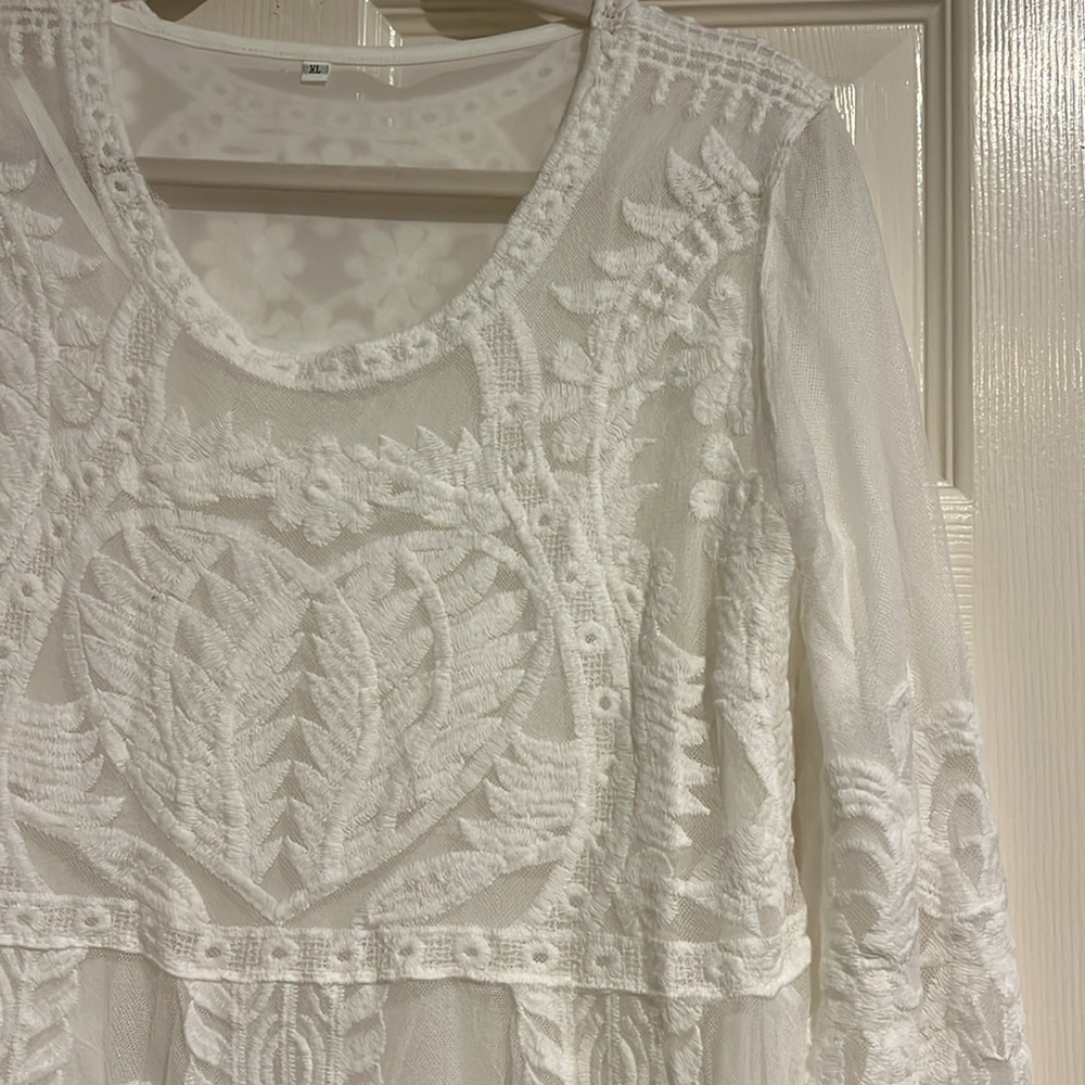 White Lace Round Neck Long Sleeve Maxi Temple Dress NWT - Picture 6 of 11